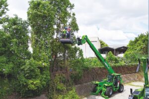 Features such as all-round visibility, load-management systems, stabilisers, and frame-levelling technology ensure operators can work with confidence. Image: Merlo.