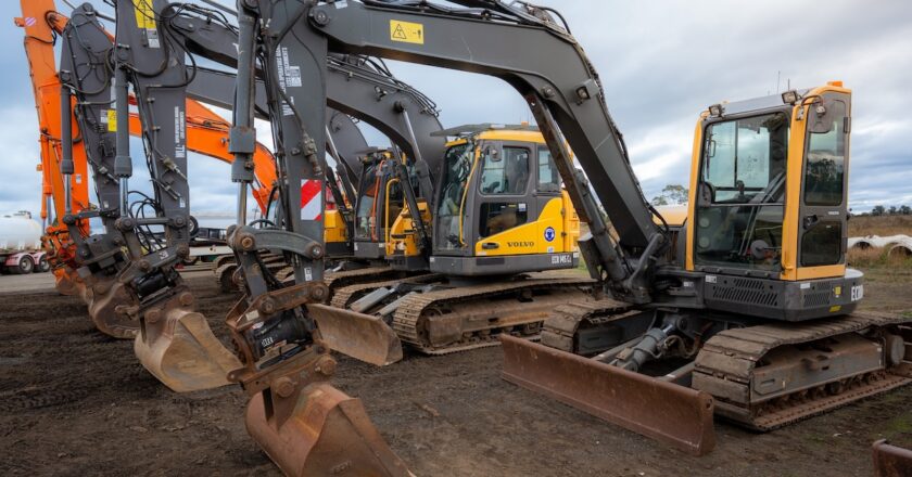 A range of earthmoving, plant, vehicles, and civil works machinery through a major online auction with Pickles. Image: McNaughton Excavations